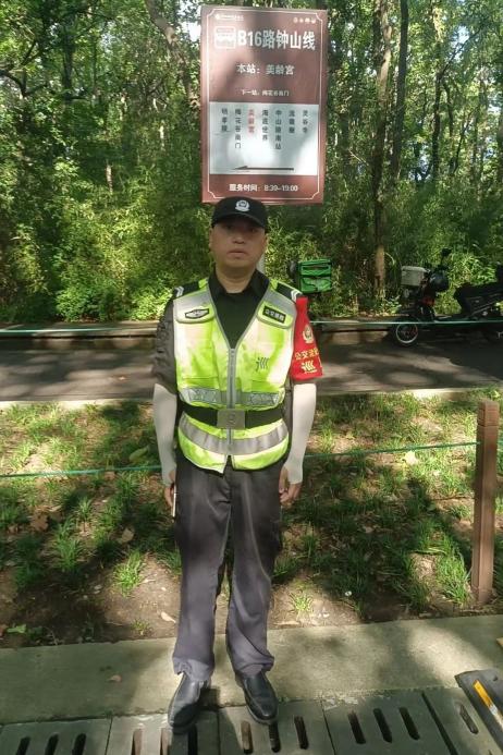 C:/Users/Administrator/Desktop/臺風“貝碧嘉”來襲，南京保安積極應對，“守”護萬家團圓！/1.jpg1